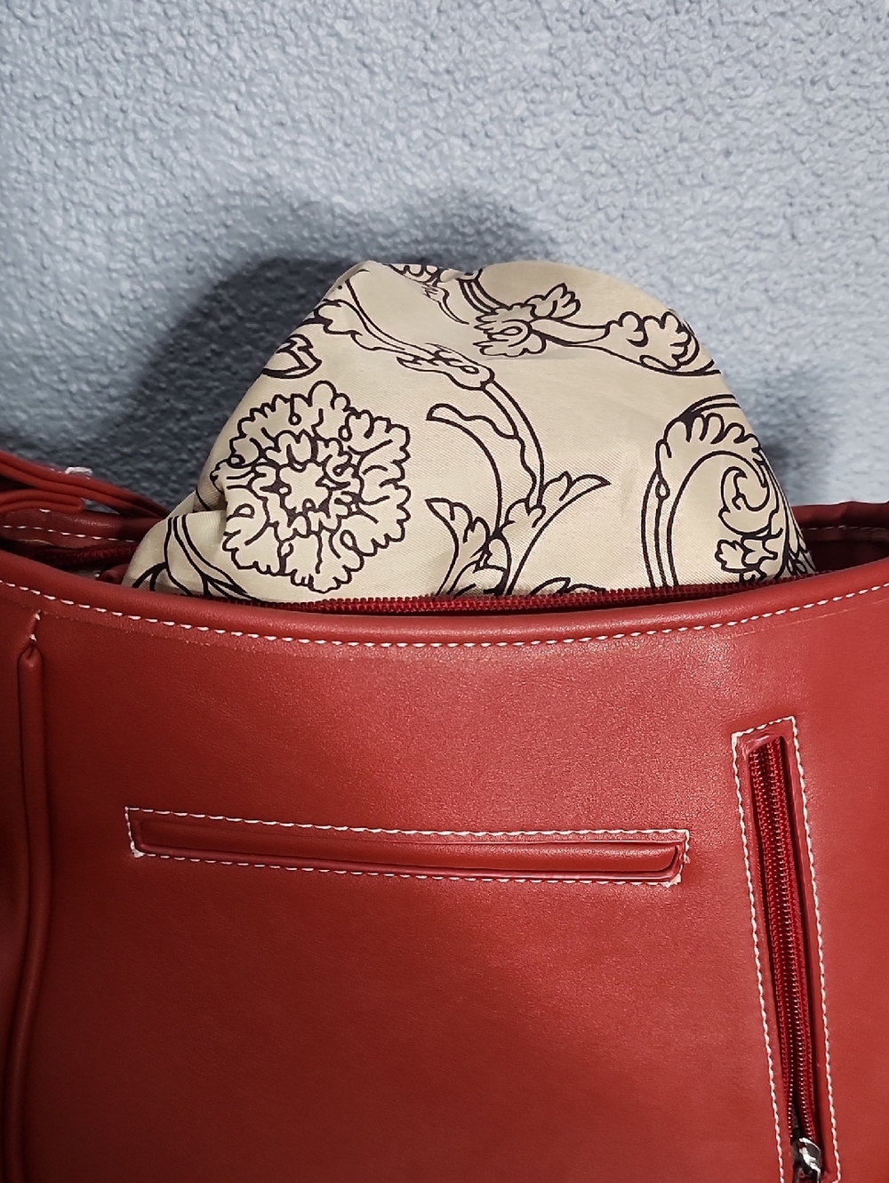 Women’s Red Flag Crossbody Bag - Picture 4 of 10